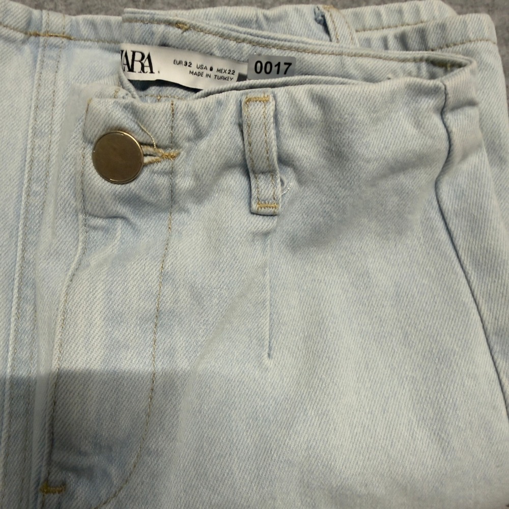 Zara High Waisted Wide Leg Jeans Light Wash Denim Gold Button Womens Size 2 - Picture 14 of 14